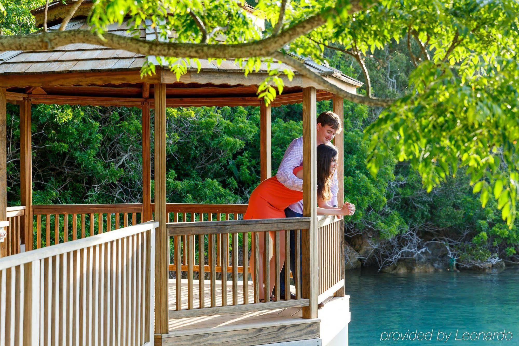 กรอตโต เบย์ บีช รีสอร์ต Hotel Hamilton Parish ภายนอก รูปภาพ